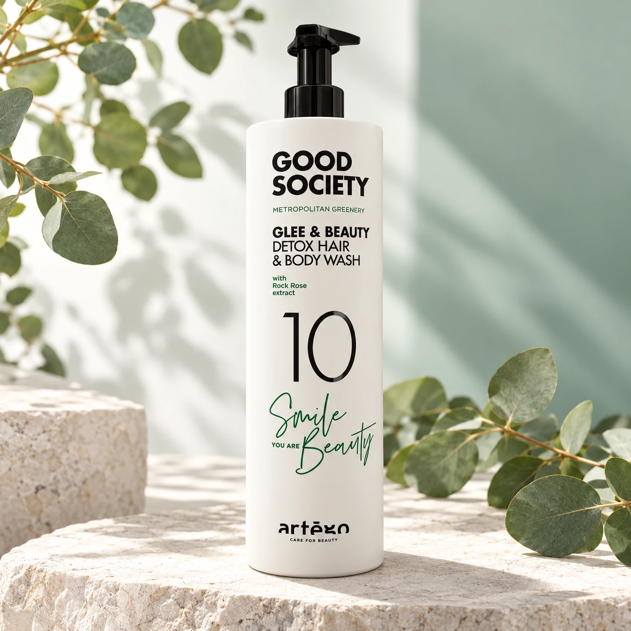 Artègo Good Society 10 Glee & Beauty Detox Hair & Body Wash 1000 ml en imagen comercial
