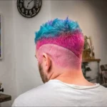 Color fantasía azul y rosa en corte masculino realizado en CAMPVEL